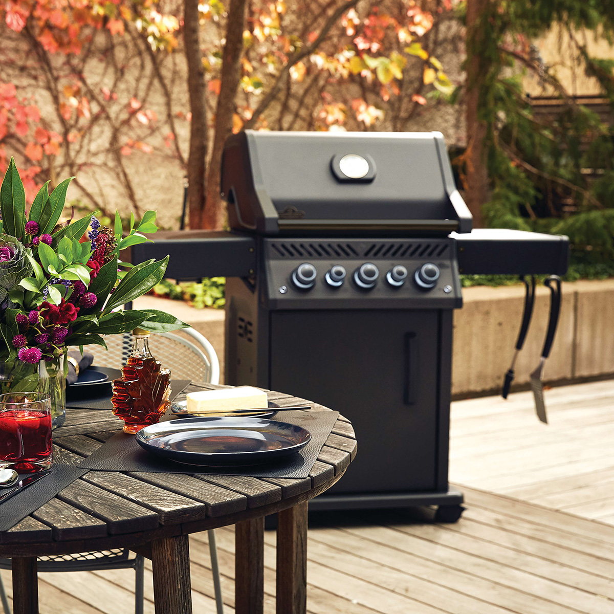 Гриль газовый Napoleon Rogue-425 SE ФАНТОМ, черный