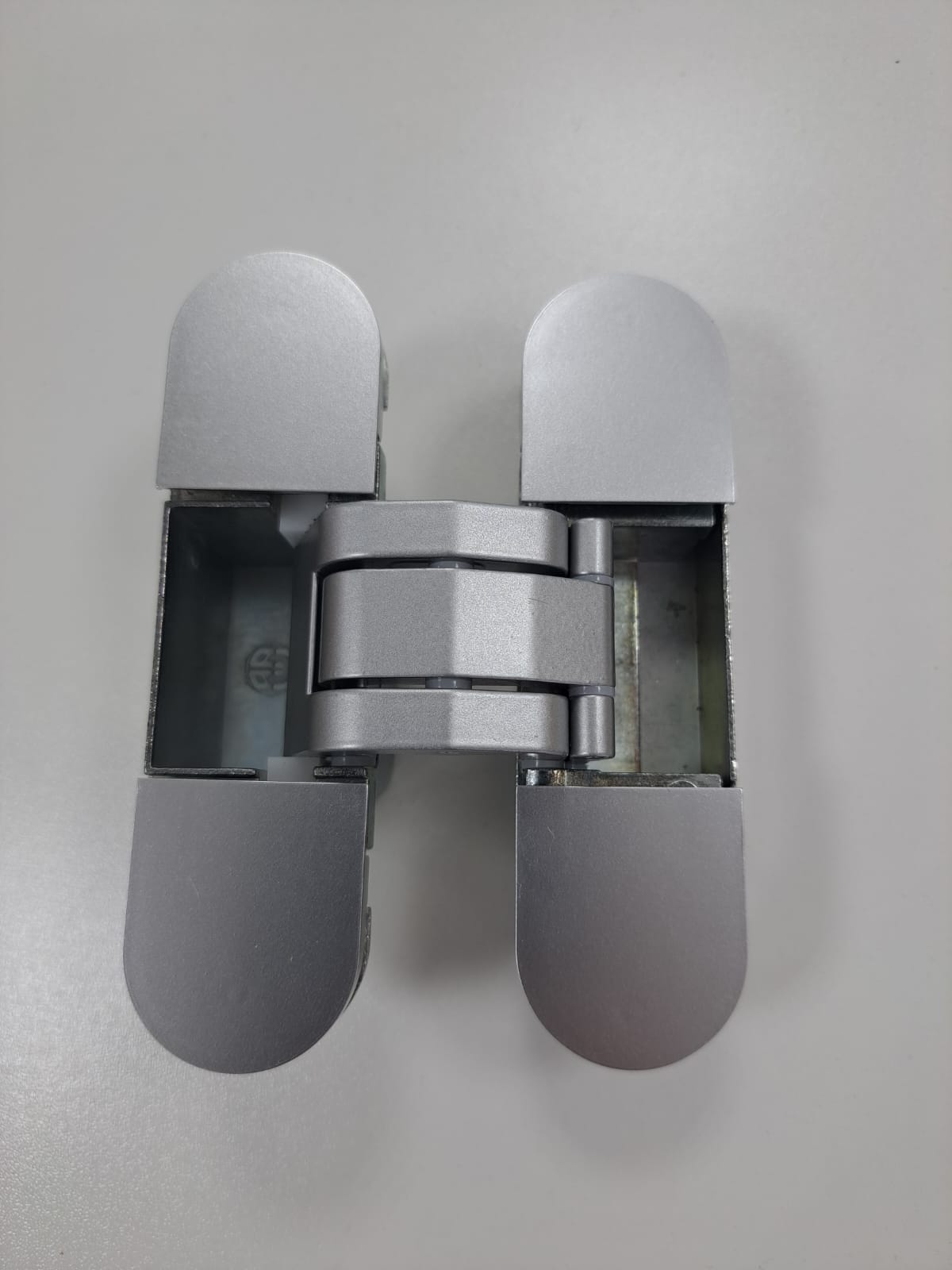 Петля дверная скрытая D4U H24 хром 3D